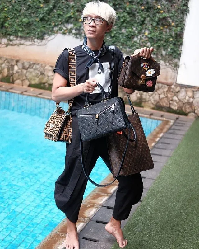 10 Artis yang Ternyata Hobi Thrifting. Nggak Pentingkan Gengsi! 11