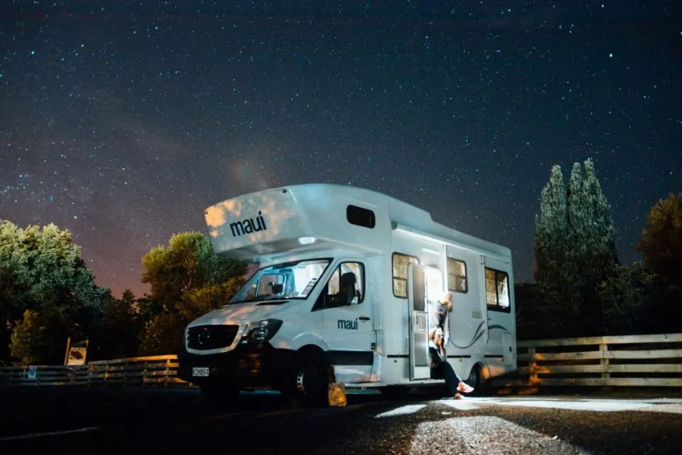 5 Alasan Kamu Harus Mencoba Road Trip Naik Campervan. Petualangan yang Super Seru! 7