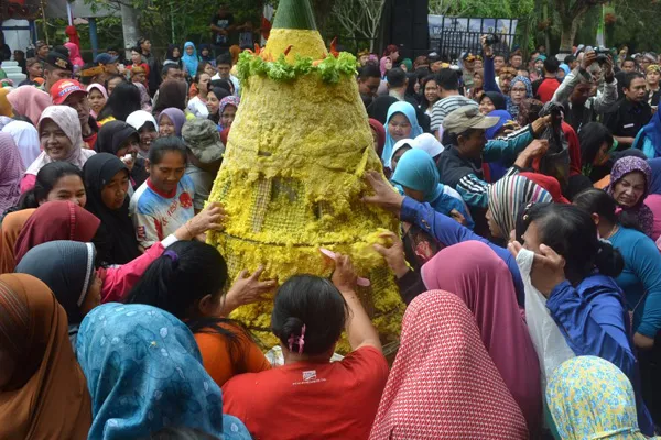 8 Tradisi Makan-Makan Bersama yang Ada di Indonesia, Kamu Pernah Coba yang Mana? 12