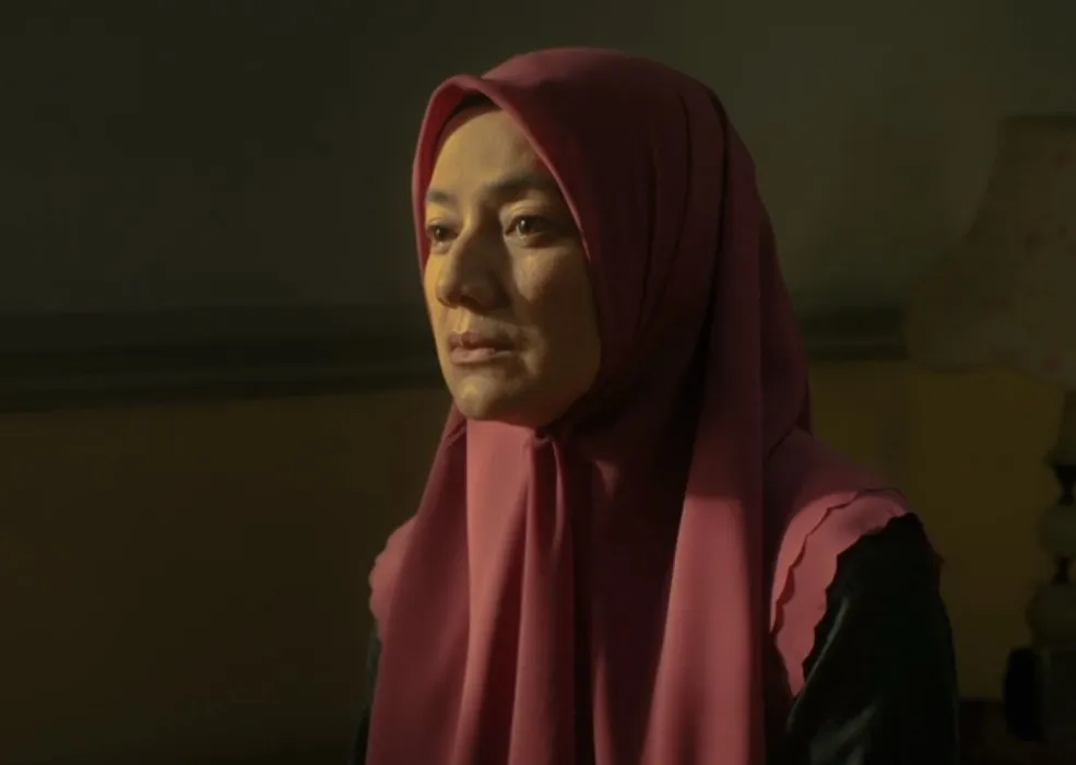 Review Film Sampai Jadi Debu: Drama Keluarga Sederhana yang Hangat nan Menyentuh 6