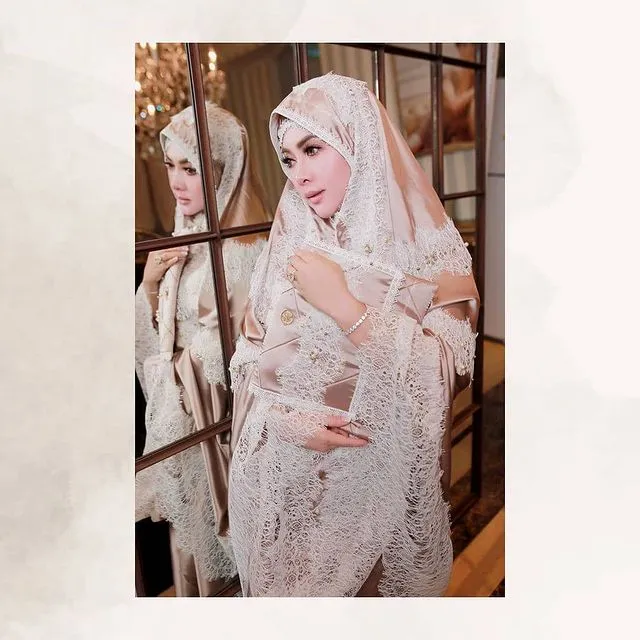 9 Artis yang Punya Brand Mukena Sendiri. Laris Manis Saat Ramadan Terlebih Menjelang Lebaran 12