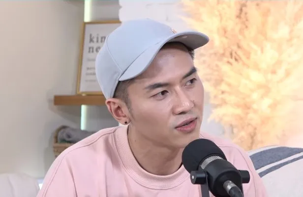 Dibesarkan Orang Tua yang Berbeda Keyakinan, Rafael Tan Ungkap Pernah Peluk 3 Agama Sekaligus 2