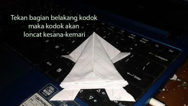 10 Mainan dari Kertas ini Adalah Bukti bahwa Anak 90-an Itu Bahagianya Sederhana, Nggak Bikin Boros Kantong! 17