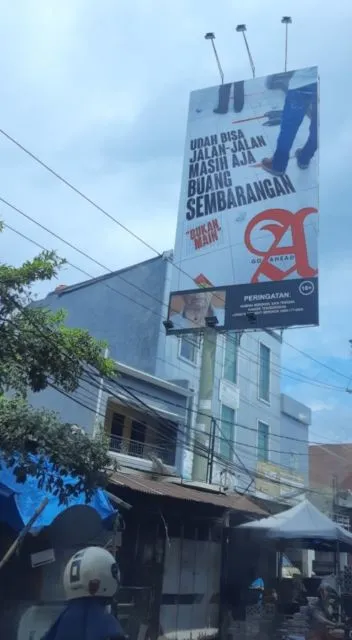 11 Pesan dan Tamparan Keras Paling Epik dari Baliho Iklan Rokok. Dijamin Menohok Banget! 20