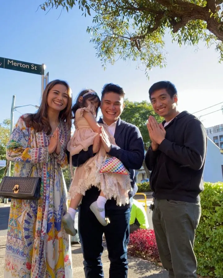 Momen 10 Artis yang Lebaran di Luar Negeri. Tetap Enjoy Meski Beda Suasana dan Jauh dari Kerabat 16