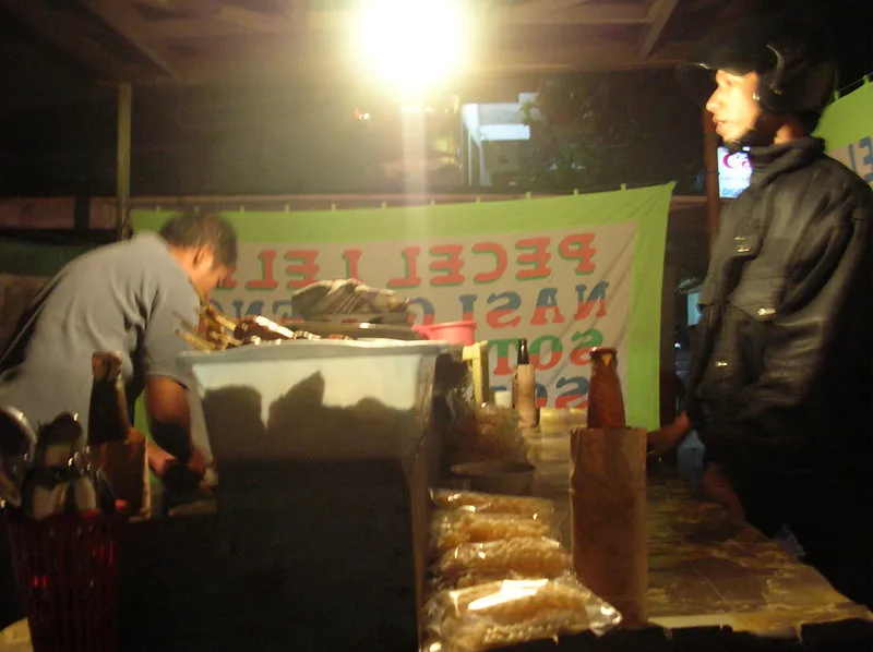 Cerita Unik di Balik Popularitas Pecel Lele Lamongan, Penguasa Kuliner Malam di Berbagai Daerah 6