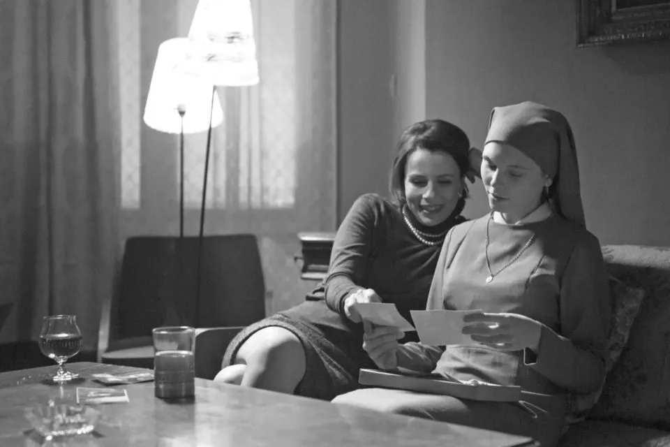 5 Film Hitam Putih ini Bakal Menyita Perhatianmu dengan Ceritanya. Nggak Kalah sama Film Berwarna 7