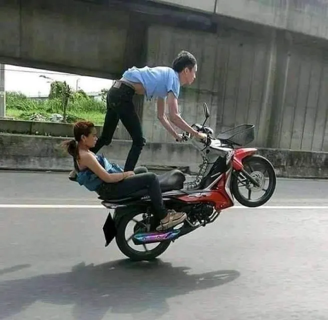Ngaku Kalau Jenis Motormu Paling Enak buat Boncengan? Pasti Belum Pernah Lihat Foto-Foto ini~ 21