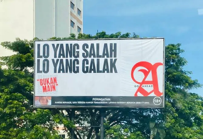11 Pesan dan Tamparan Keras Paling Epik dari Baliho Iklan Rokok. Dijamin Menohok Banget! 14