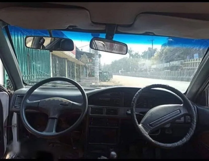 11 Potret Interior Mobil Paling Aneh dan Absurd. Sekali Lihat Rasanya Langsung Pengin Emosi! 20