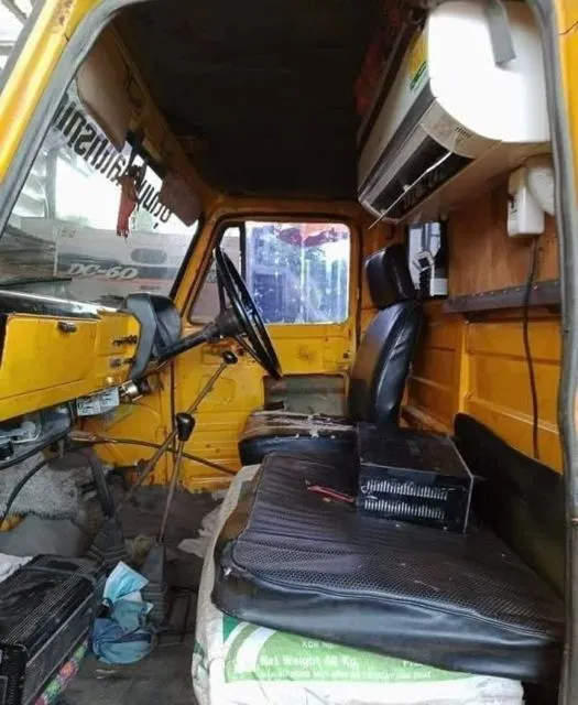11 Potret Interior Mobil Paling Aneh dan Absurd. Sekali Lihat Rasanya Langsung Pengin Emosi! 21