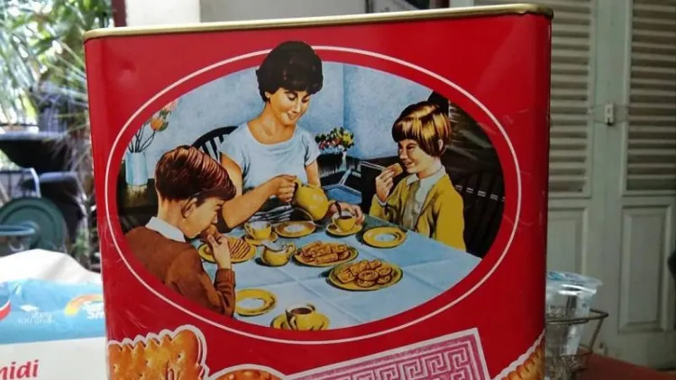 Menebak Alasan Khong Guan Nggak Ada Sosok Ayah, Bisa Jadi Karena Hal ini~ 7