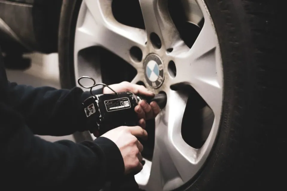 5 Skill Dasar Otomotif yang Harus Dimiliki Cowok. Stay Cool Kalau Motor Macet! 7