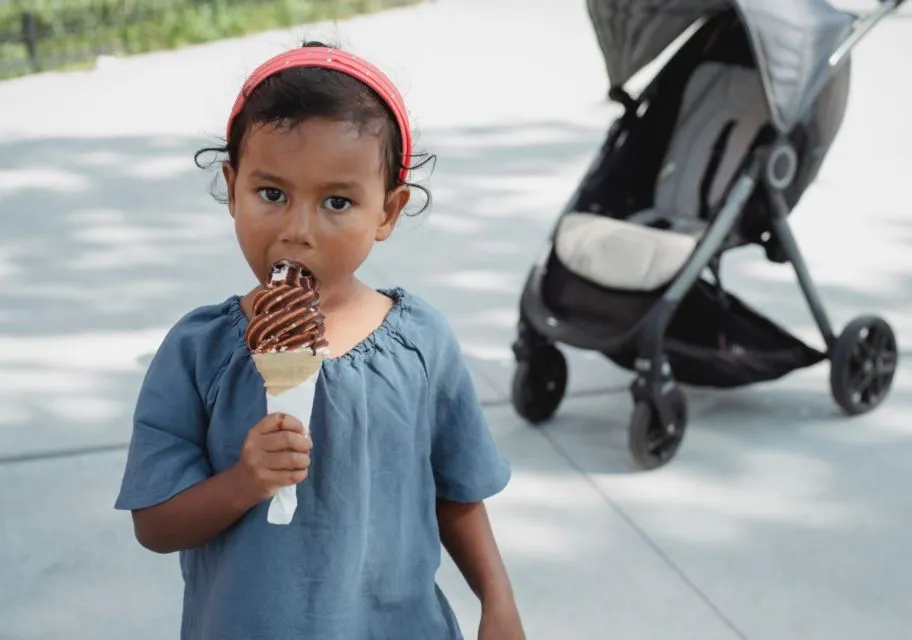 Sering Disepelekan, Ini 5 Aturan Sebelum Memberikan Es Krim ke Anak! 9