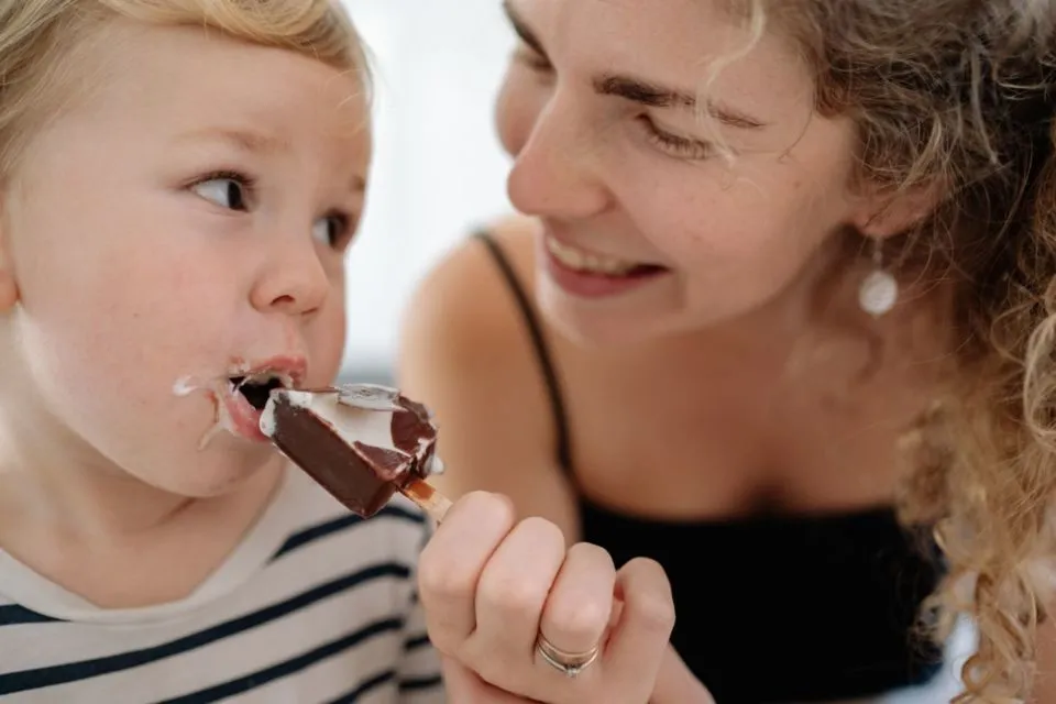 Sering Disepelekan, Ini 5 Aturan Sebelum Memberikan Es Krim ke Anak! 7