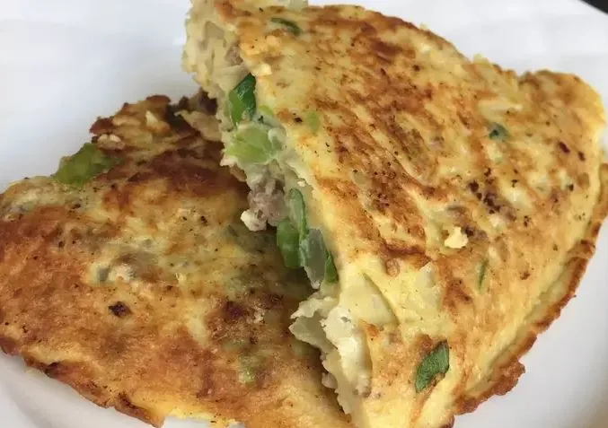6 Resep Martabak Telur Simpel Aneka Isian. Bisa untuk Ide Jualan! 7 resep martabak telur tanpa kulit