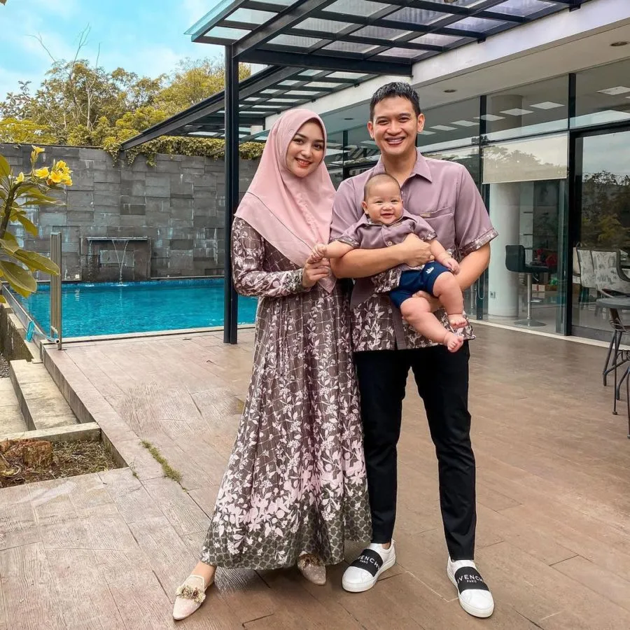 Ingin Menikmati Suasana Tenang dan Asri, 9 Artis ini Miliki Rumah yang Jauh dari Perkotaan 10