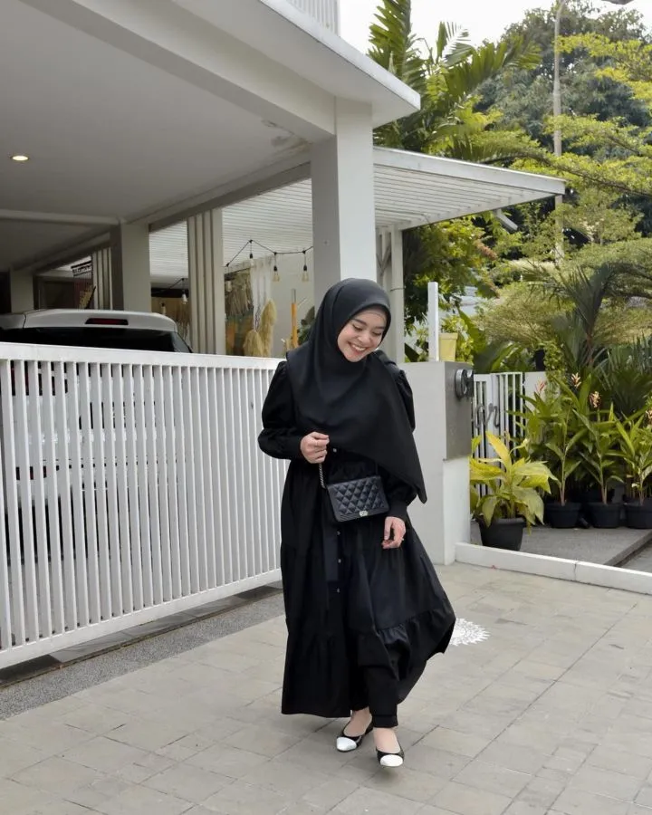 Ingin Menikmati Suasana Tenang dan Asri, 9 Artis ini Miliki Rumah yang Jauh dari Perkotaan 11