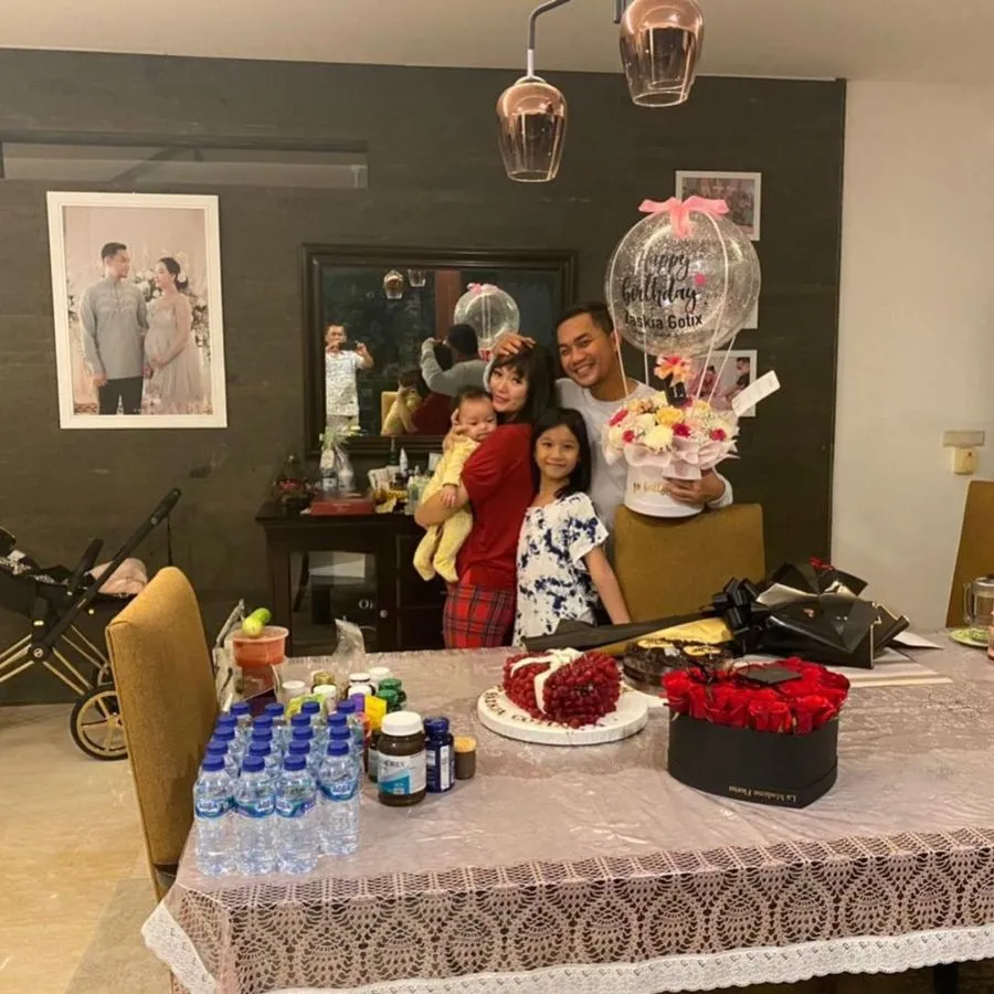 Ingin Menikmati Suasana Tenang dan Asri, 9 Artis ini Miliki Rumah yang Jauh dari Perkotaan 15