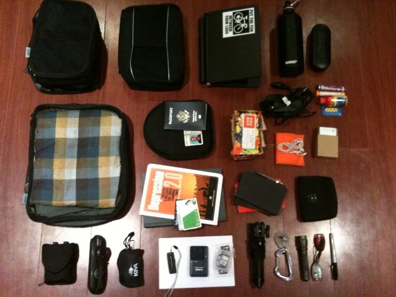 7 Cara Packing Baju di Koper agar Muat Banyak 12