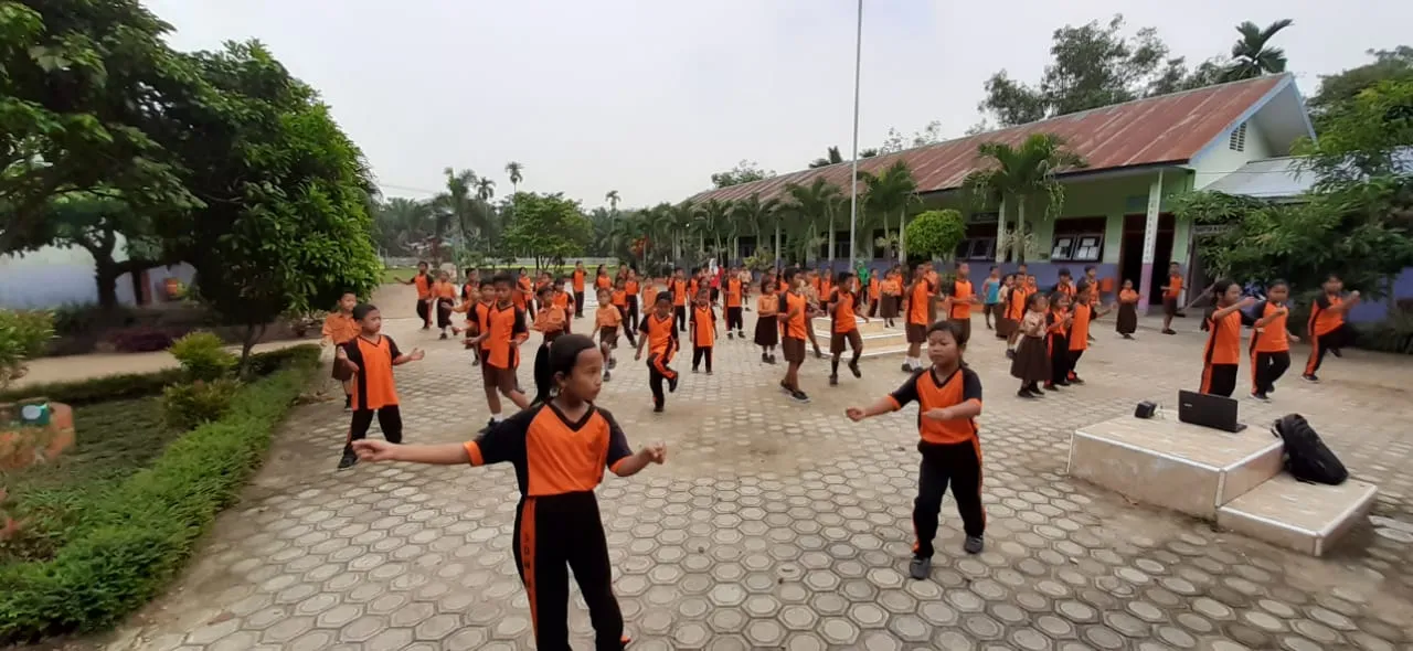 Jenis Bocah di Momen Senam Zaman SD. Kamu Termasuk yang Mana? 6
