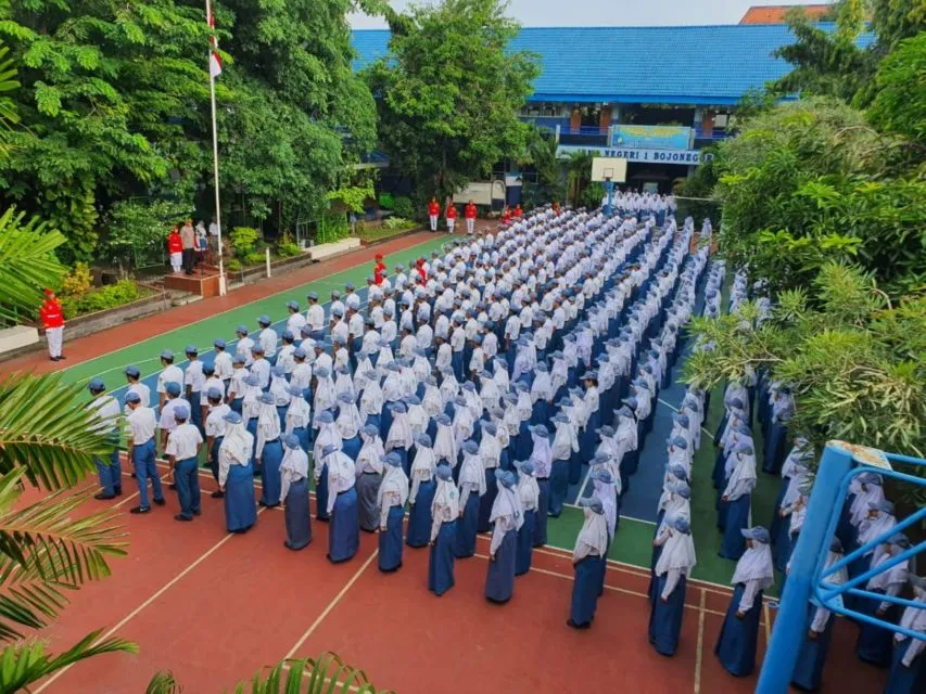 5 Hal Seru yang Sering Terjadi Saat Upacara Sekolah. Jadi Kangen! 6