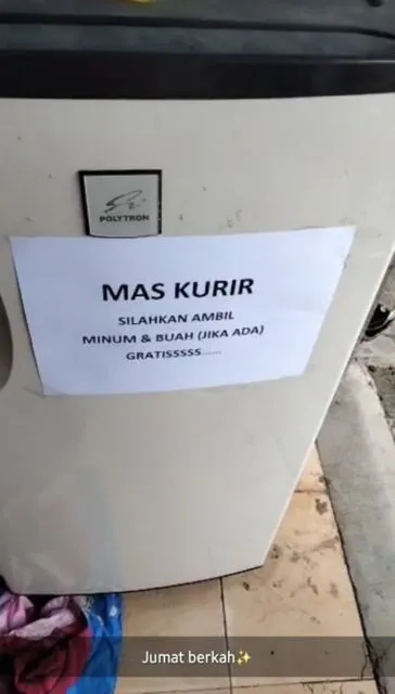 11 Pemberitahuan Absurd dari Pelanggan untuk Kurir Paket di Depan Rumah. Sabar, ya, Bang! 18