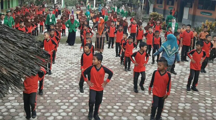 Jenis Bocah di Momen Senam Zaman SD. Kamu Termasuk yang Mana? 5