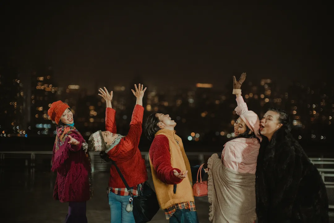 Review Film Ali & Ratu Ratu Queens: Menyelami Dalamnya Makna Keluarga. Sudah Tayang di Netflix lo! 4