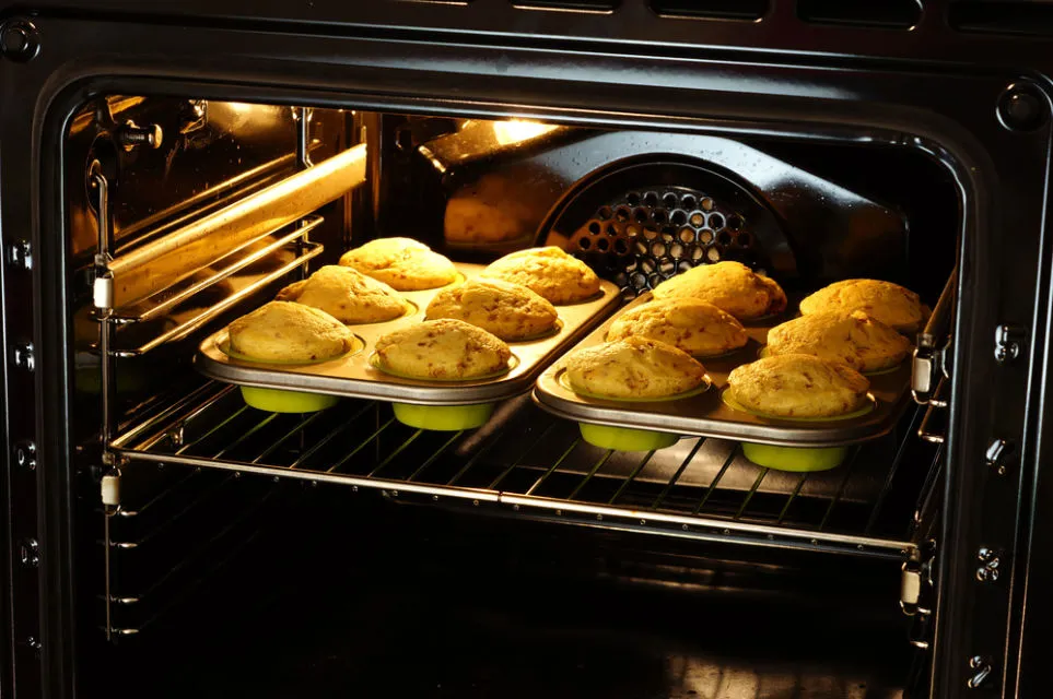 8 Istilah Teknik Memasak Para Chef yang Tak Cuma Goreng atau Rebus Aja 11 teknik memasak baking