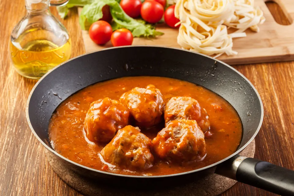 8 Istilah Teknik Memasak Para Chef yang Tak Cuma Goreng atau Rebus Aja 13 teknik memasak simmering