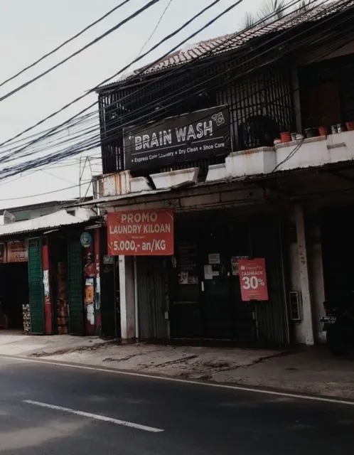 11 Potret Spanduk Laundry ini Bikin Gagal Fokus. Cara Jualan Orang Indonesia Ada-Ada Aja~ 18
