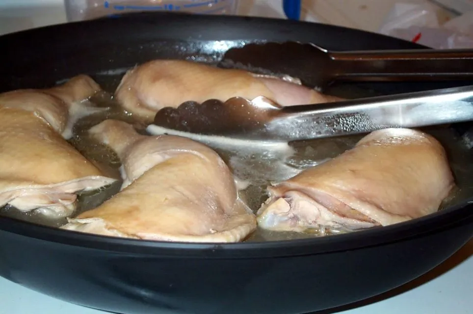 8 Istilah Teknik Memasak Para Chef yang Tak Cuma Goreng atau Rebus Aja 15 teknik memasak poaching