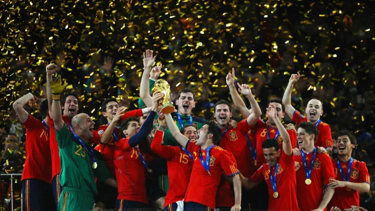 Bagi Orang yang Nggak Terlalu Suka Bola, Era 2010 Adalah Piala Dunia Terseru. Ini Alasannya! 10