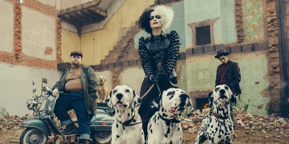 Review Film Cruella: Adaptasi Kisah Penjahat Masa Kecil Disney yang Bikin Emosi Naik Turun~ 6
