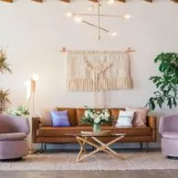 11 Inspirasi Wall Decoration yang Simpel tapi Berkelas. Daripada Tembok Polosan Doang