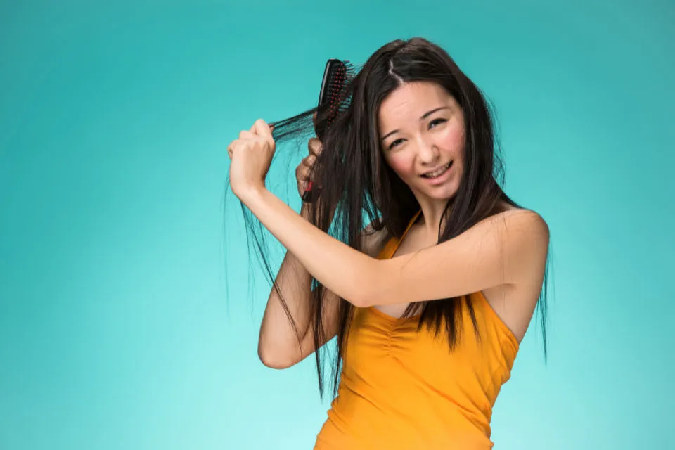 4 Dampak Buruk Terlalu Sering Memakai Hair Dryer Plus Cara Mengatasinya 5