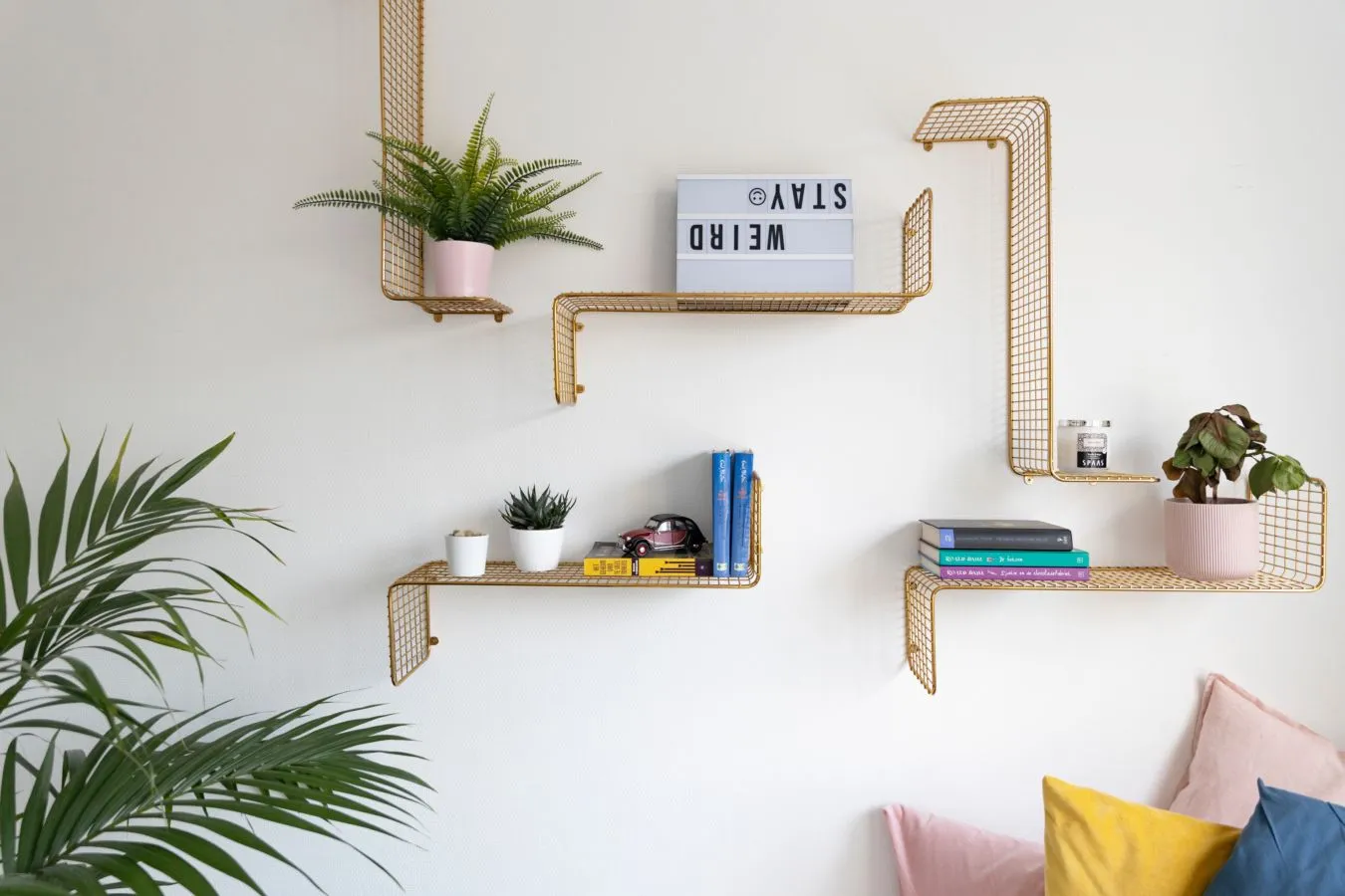 11 Inspirasi Wall Decoration yang Simpel tapi Berkelas. Daripada Tembok Polosan Doang 13