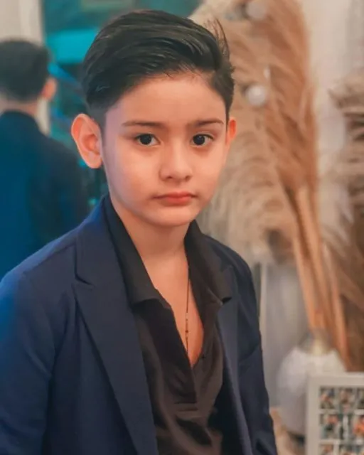 10 Potret King Faaz, Anak Fairuz A Rafiq yang Makin Terlihat Tampan.