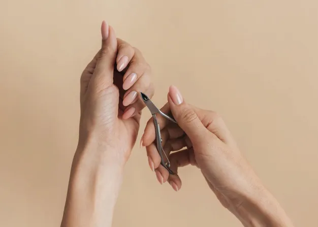 8 Tips Pakai Kuku Palsu agar Lebih Awet Nempel dan Tetap Aman 4