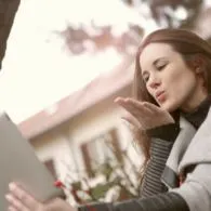 Long Distance Relationship vs Virtual Relationship, Apakah Berbeda?