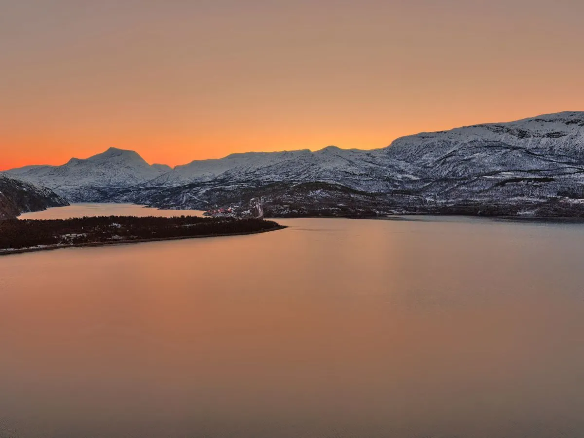 7 Tempat di Dunia yang Alami Midnight Sun Alias Matahari Bersinar 24 Jam! 10