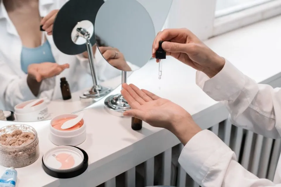 4 Cara Raih Tampilan ‘Mirror Skin’ Ala Artis Korea 7