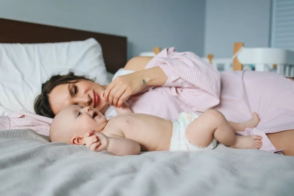 7 Bukti Bahwa Perempuan Akan Lebih Sering Begadang Setelah Jadi Ibu. Perjuangan! 9