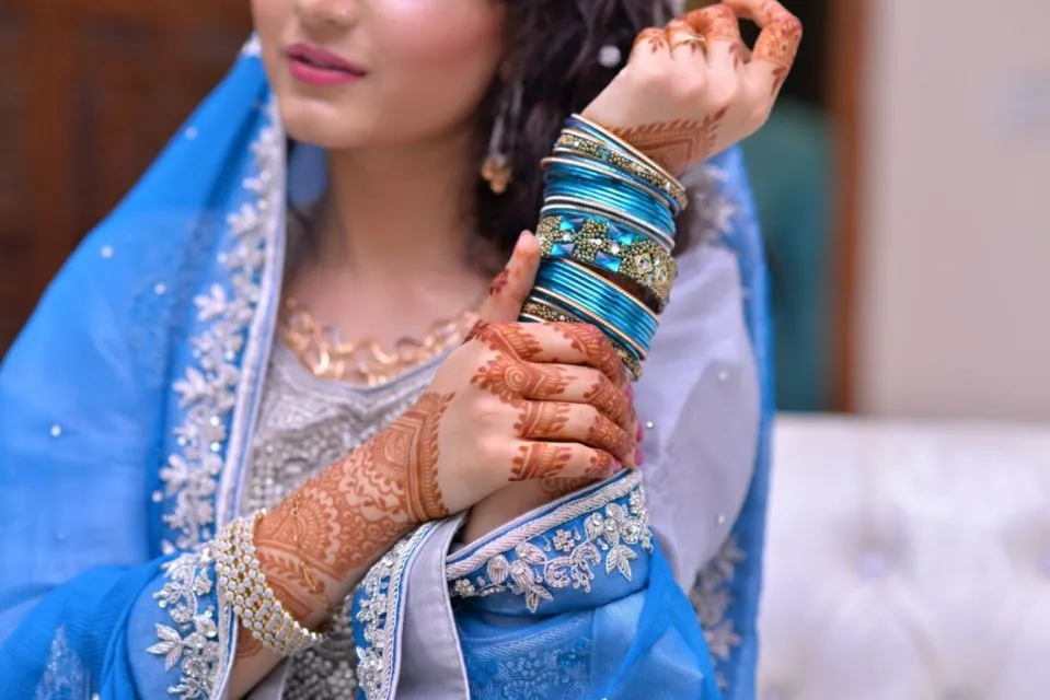 Ini lo Alasan Kenapa Pengantin India Pakai Gaun Warna Merah Saat Menikah. Ada Maknanya! 6
