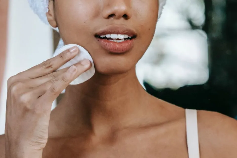 4 Hal Fatal yang Bisa Bikin Make Up Pernikahanmu Cepat Luntur. Percuma Bayar Mahal :( 5