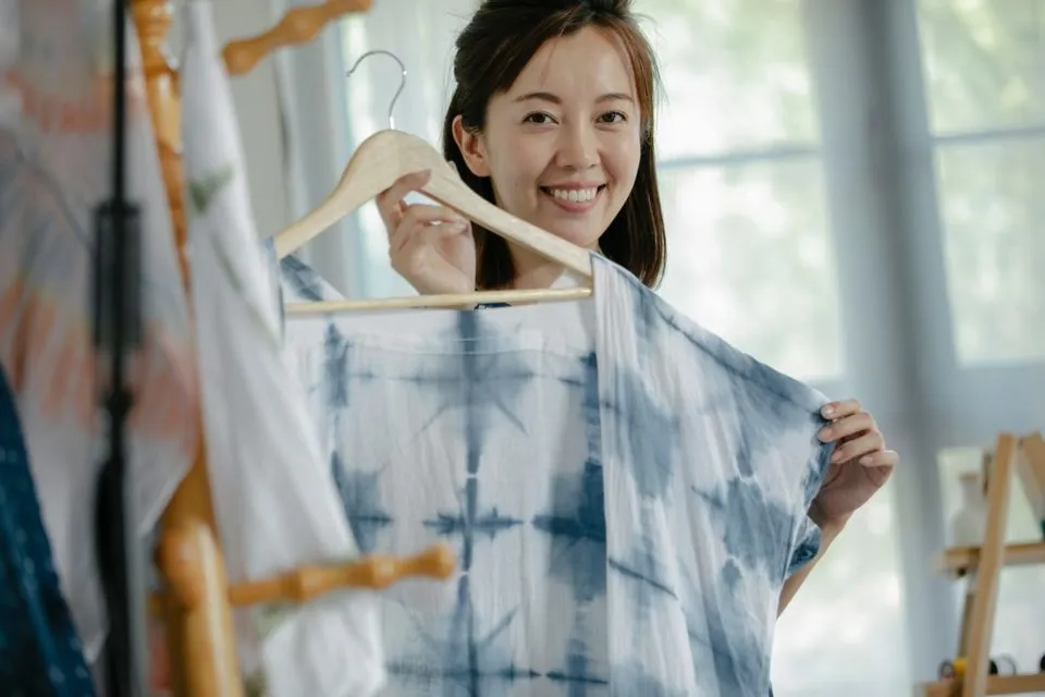 4 Alasan Logis Kenapa Kamu Sering Ngeluh Nggak Punya Baju. Padahal Isi Lemari Udah Sesak lo~ 6