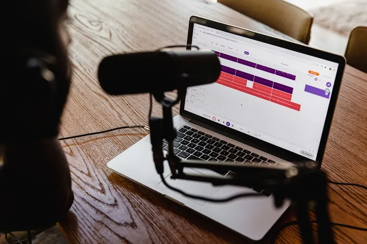 Cara Membuat Podcast di Spotify dan Trik Memulai biar Banyak Pendengar 9 cara membuat podcast di spotify dari anchor