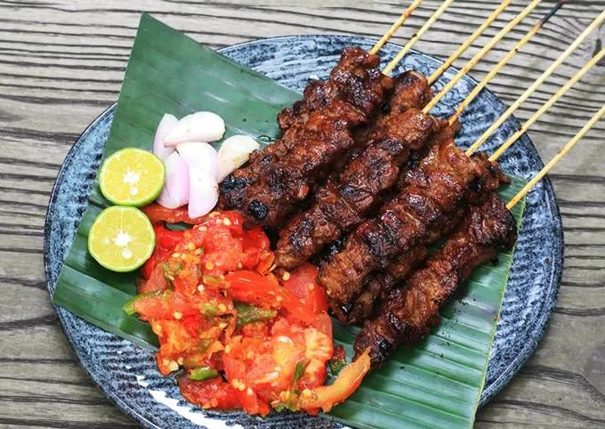 10 Makanan Khas Sunda yang Terkenal Raos Pisan. Rugi Kalau Nggak Coba! 16 makanan khas sunda