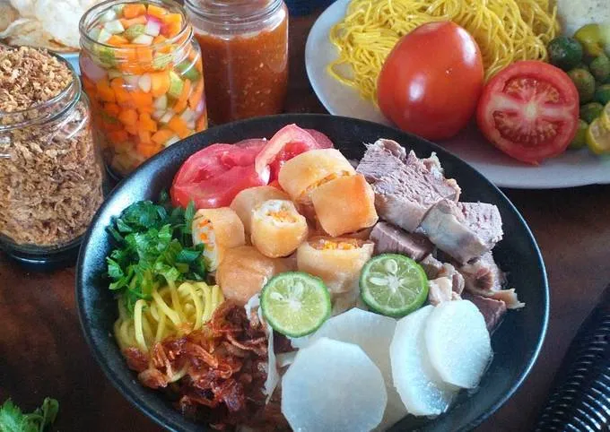 10 Makanan Khas Sunda yang Terkenal Raos Pisan. Rugi Kalau Nggak Coba! 17 Makanan khas Sunda di Bogor